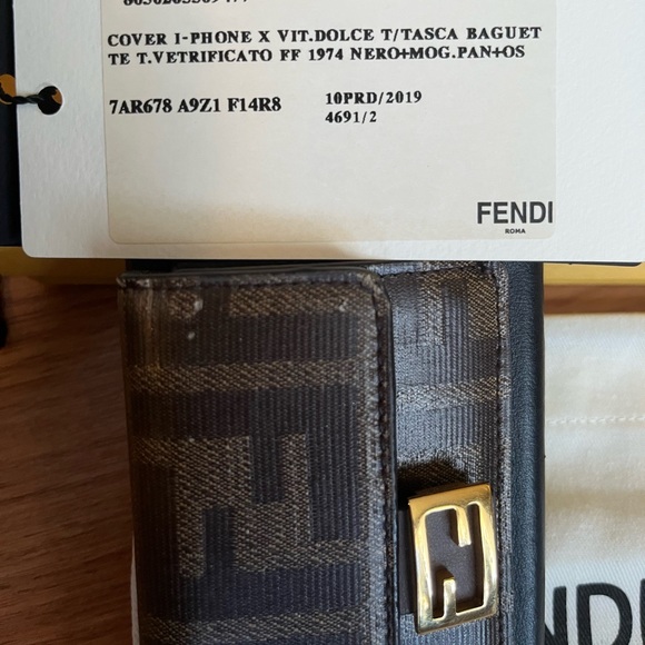 Authentic Fendi iphone case for X/XS leather card/coin - Picture 9 of 11